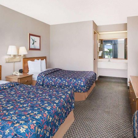 Days Inn By Wyndham Seguin Tx Dış mekan fotoğraf