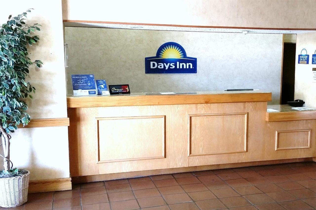 Days Inn By Wyndham Seguin Tx Dış mekan fotoğraf