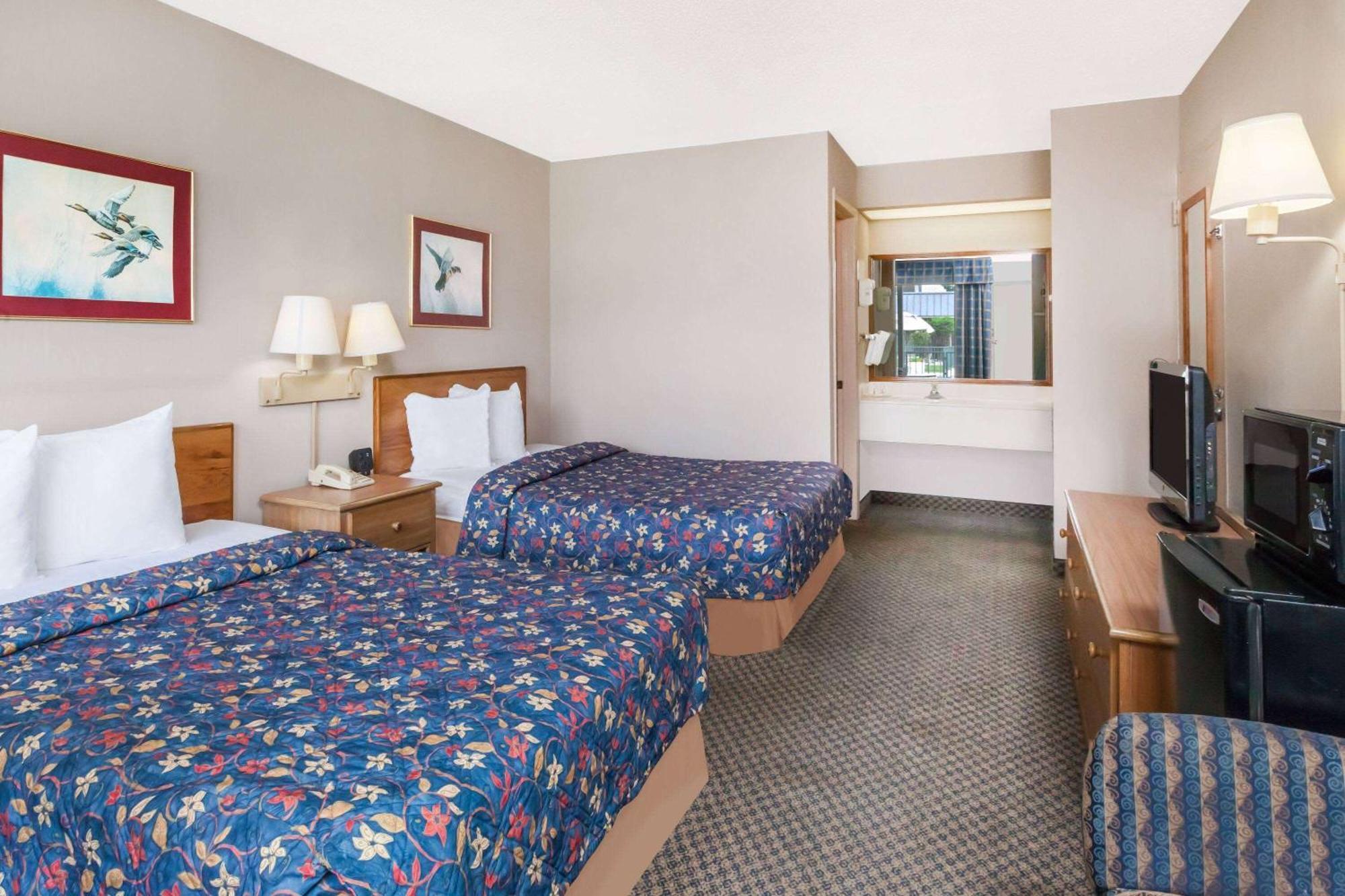 Days Inn By Wyndham Seguin Tx Dış mekan fotoğraf